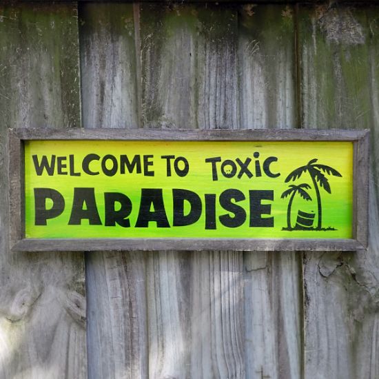 Welcome To Paradise Sign